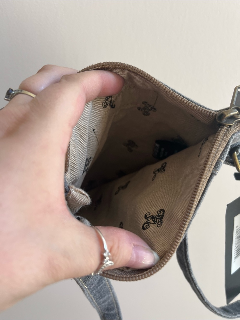 Vintage addiction crossbody purse - Picture 4 of 4